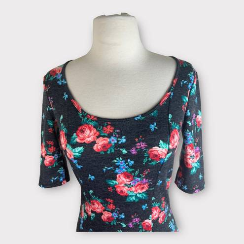 Kirra  | Floral 3/4 Sleeve Multi-Colored Exposed Zipper Accent Top Medium