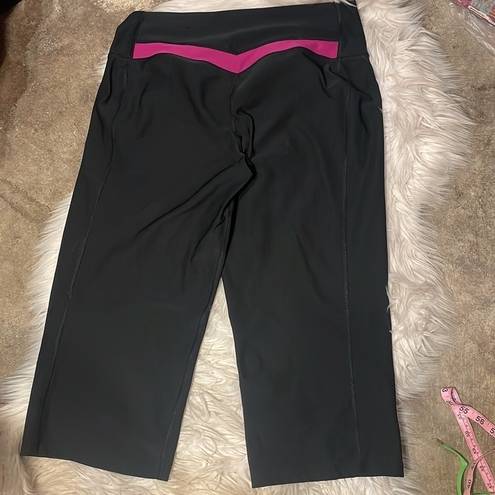 Nike  Black Cropped Pants