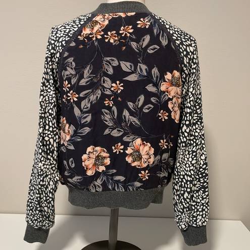 Saltwater Luxe  gray/cream/peach floral bomber jacket Sz S