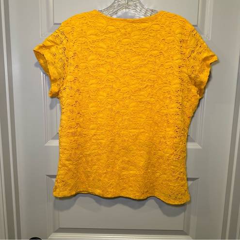 Coldwater Creek  Mustard Yellow Lace Scoop Neck Short Sleeve Tee size L