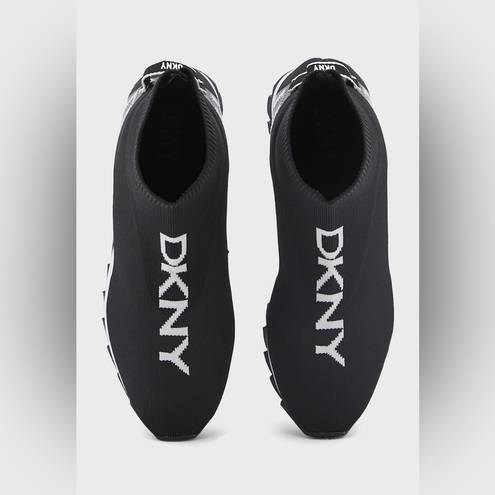 DKNY  Sport Sneaker, Black & White Size 9.5M New in Box