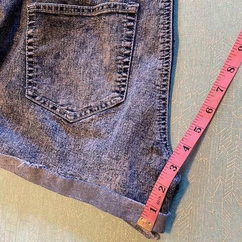 No Bo  Relaxed Fit Jean short overalls. Five pockets. Loops for belt. Size XL.