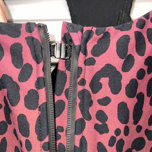 Torrid  ACTIVE Size 3, Animal Print Athletic Bra Top, Front Zipper