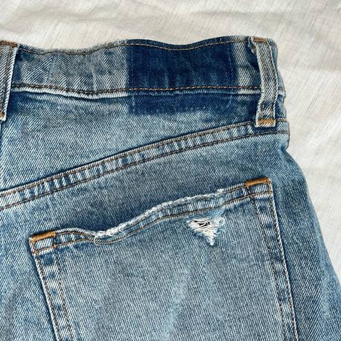 Abercrombie & Fitch  The Mom Jean Short High Rise Size 26