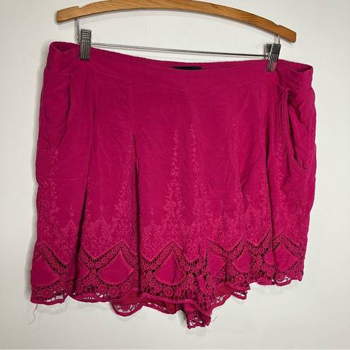 Torrid  fushia pink pleated eyelet shorts size 2