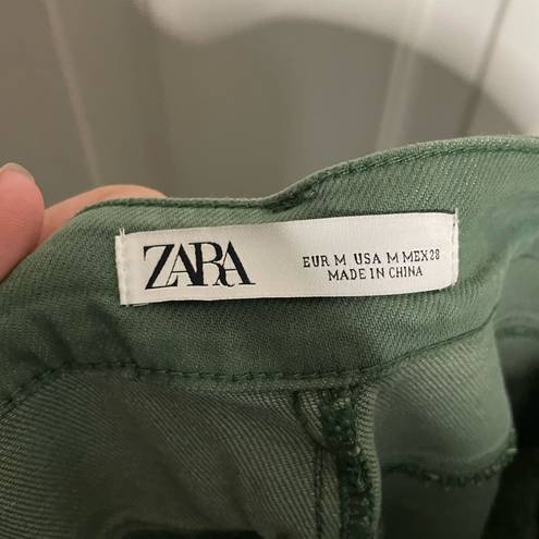 ZARA  Jeans High Waist Mom Jean Cropped Green Size Medium