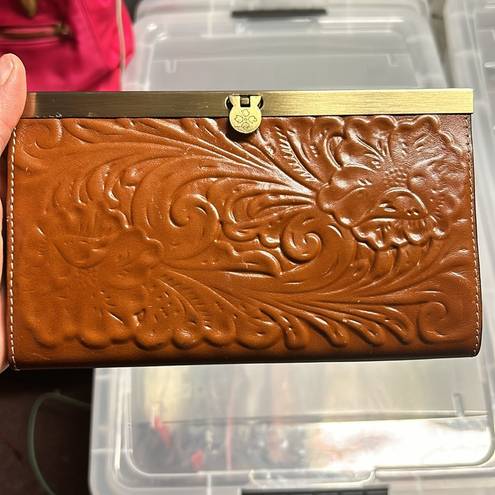 Patricia Nash 👍🏼Patrick Nash embossed wallet beautiful leather