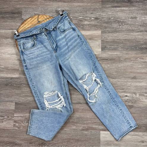 American Eagle  light wash distressed mom jean