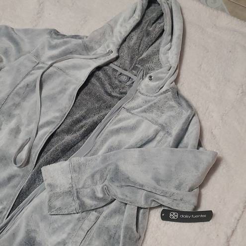 Daisy Fuentes  soft gray zip front jacket NWT 3X