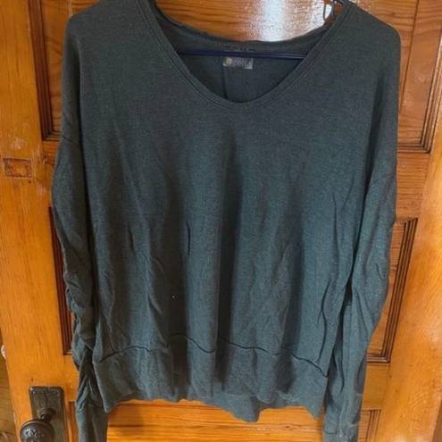 Zella  forest green pullover M