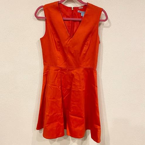 Draper James V-neck Love Circle Sleeveless Dress Size 4 EUC