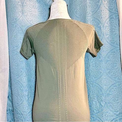 Athleta  Foothill Seamless Laser Cut Short Sleeve Tee