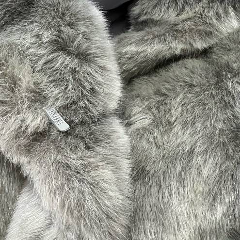 Dennis Basso gray faux fur coat Women’s M