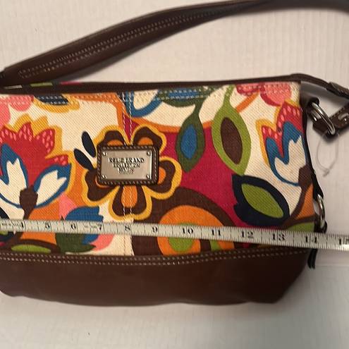 Relic New  brand collection with floral, print shoulder bag with a zipper NWT