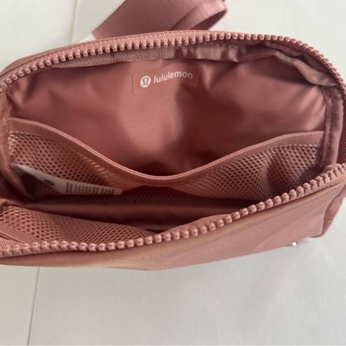 Lululemon Everywhere Belt Bag