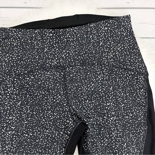 Xersion  Train Black and white dotted Workout ankle leggings