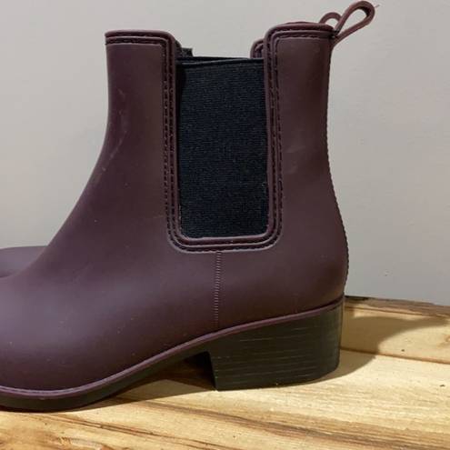 Charlotte Russe  burgundy Chelsea rain boots A24