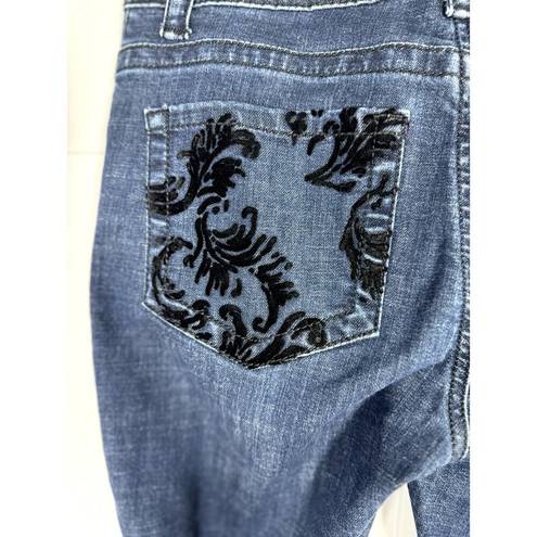 Lee  Women's Size 10 Short Slender Secret Flare Embossed Back Pocket Jeans