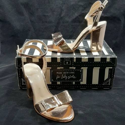 Modcloth Loly in the Sky Rose Gold Block Heels Ankle Strap Bow & Heart  Size 7.5