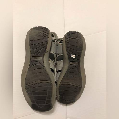 Khombu  fishermen gray sandals women size 10 M