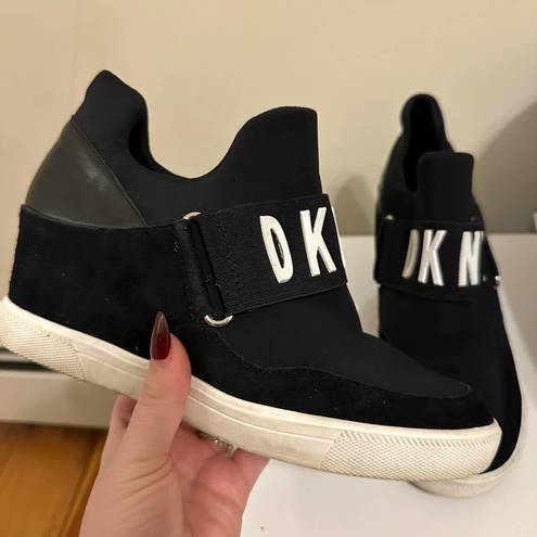 DKNY  Women's High-top Sneakers Slip-on Shoes with Hidden Wedges Size 8.5