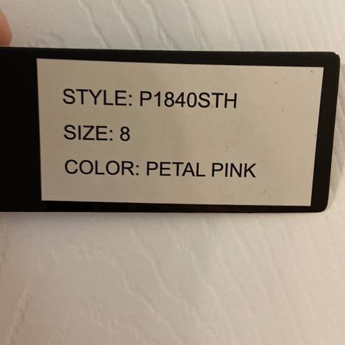 Petal ERIC Pants size 8 brand new with tag color  pink inseam28”waist 32” elastic