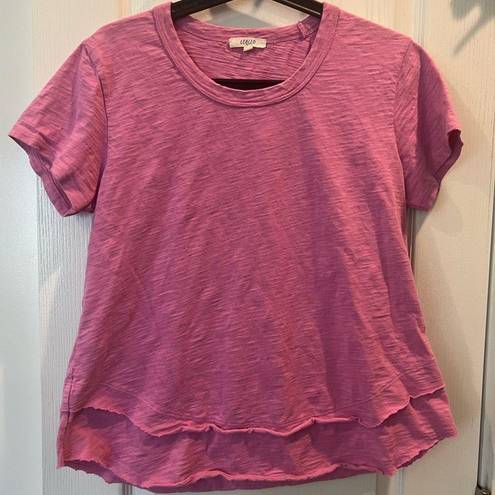 Daisy Leallo  Ruffle Bottom Berry Tee size medium