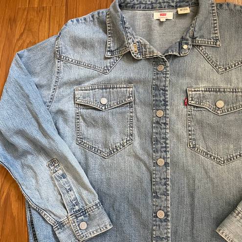 Levi’s Button Down Denim Top