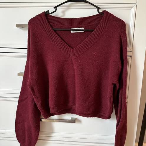 Hollister Burgundy Cropped V Neck Sweater