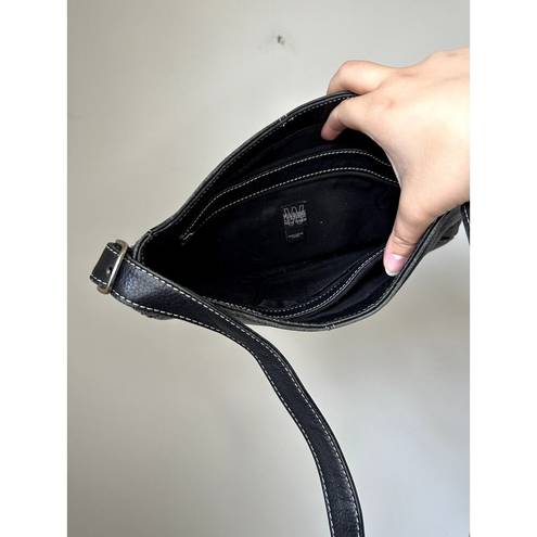 Wilson’s Leather Y2K Vintage Little Black Purse / Hand Bag