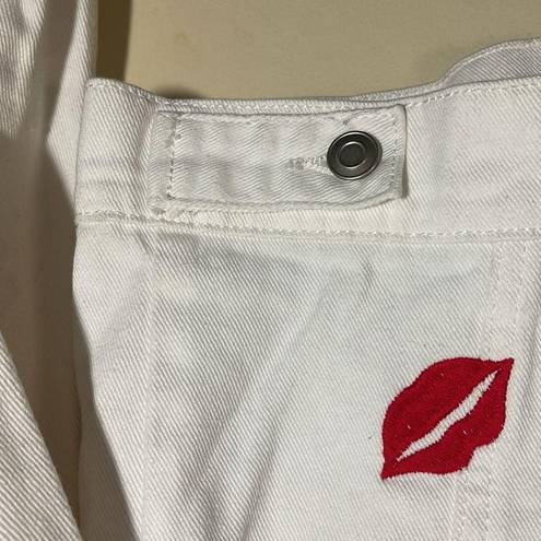 Forever 21  white denim jacket womens Small pre-owned embroidered lips