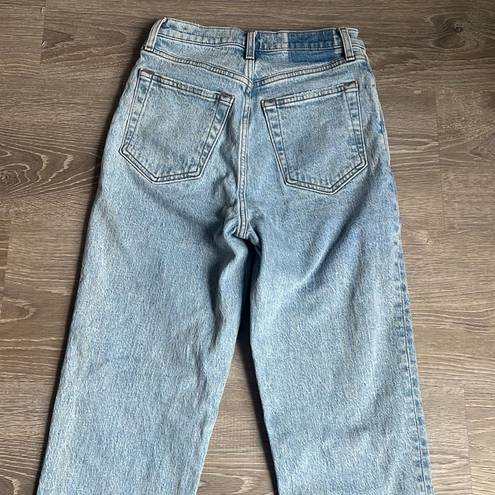 Abercrombie & Fitch  Ultra High Rise 90s Straight Jean criss cross