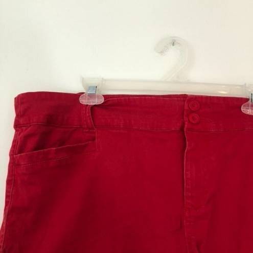 Torrid  Plus Size Belted Sateen Short Solid Bright Red Cuffed Cotton 26 NO BELT