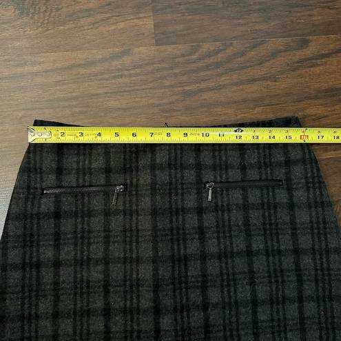 Katherine Barclay  black & gray plaid knit pencil skirt size 6