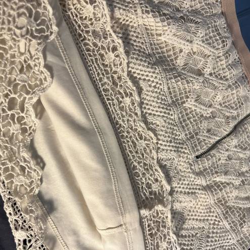 American Eagle White lace mini skirt