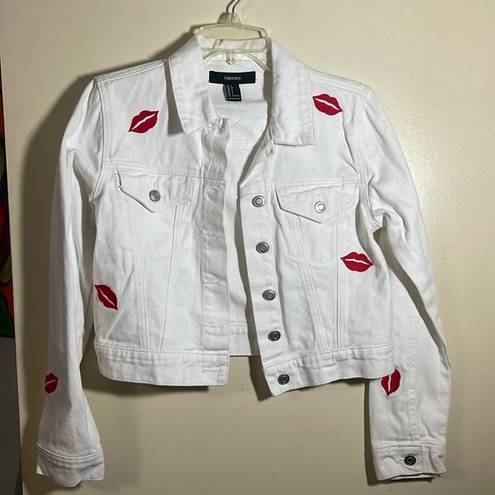 Forever 21  white denim jacket womens Small pre-owned embroidered lips