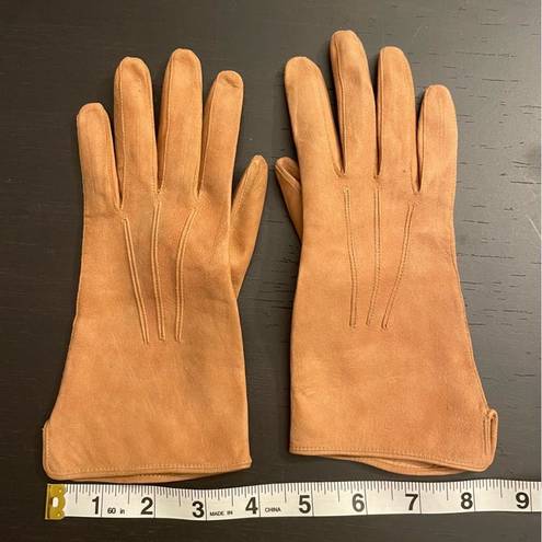 Vintage 1950s/1960s Light Tan Camel Suede Women’s Ladies Gloves