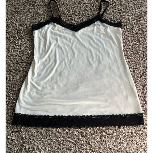 Fashion Bug cream Tanktop trimmed in lace size large