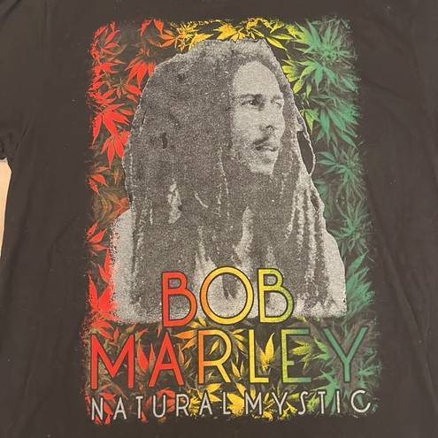 Aura NWOT  Rootwear Bob Marley Natural Mystic T-shirt says sz L more like a M