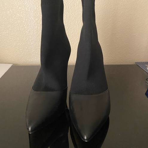 Michael Kors EUC- BLACK VICKY BOOTIES. SOCK HIGH HEELS