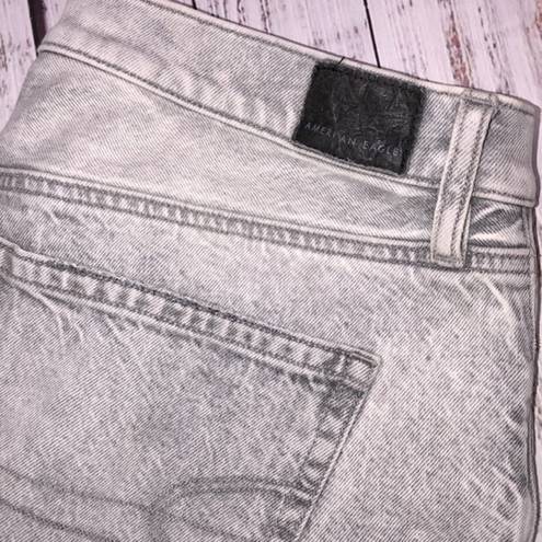 American Eagle jeans 90’s fit distressed size 10 regular