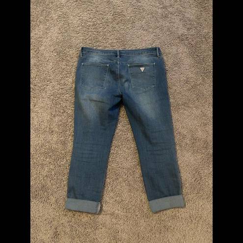 Guess distressed Capri jeans