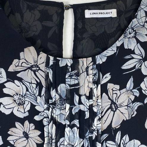 Luna  Project Black & White Floral Long Sleeve Pintucked Blouse Size M