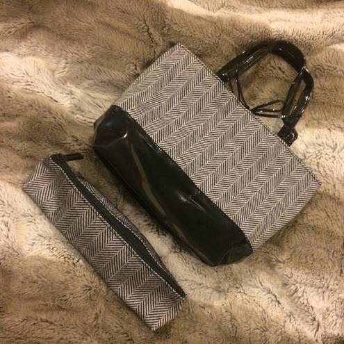 Estée Lauder Matching purse and makeup bag