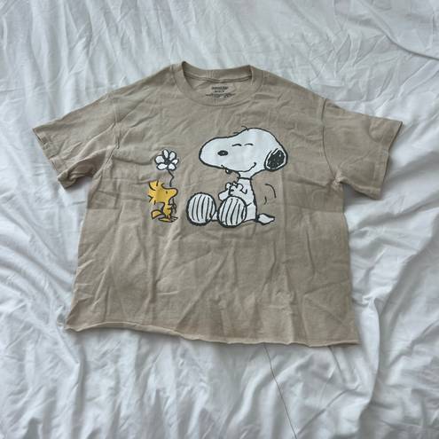 The Comfy Peanuts snoopy graphic tee  Size small Condition: NWOT  Color: beige  Details : -  