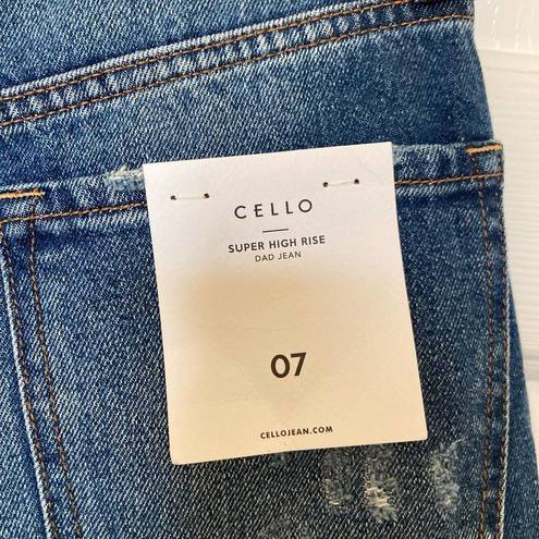 Cello NWT  Super High Rise Dad Jeans Distressed Size 7 28 New Ripped The Buckle