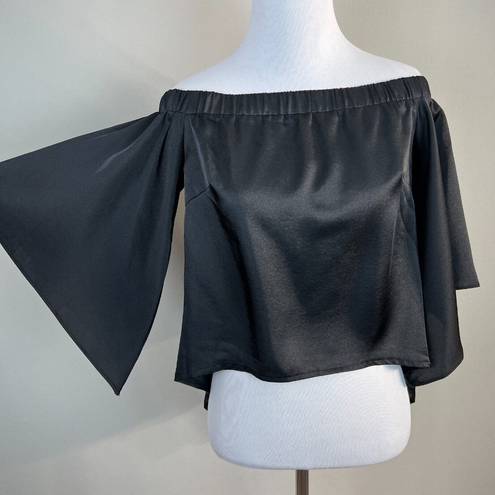 SEEK the Label  Crop Top XS Black Off Shoulder Flowy Sleeve Back Slit‎ New