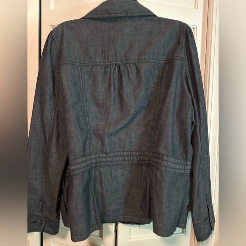 St. John’s Bay St. John's bay vintage casual light weight denim jacket. Size XL.