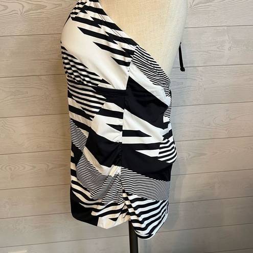 Apt. 9  geometric black & white halter swim top Size XXL