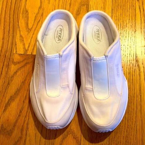 Ryka  Ivory/Cream & White Round Toe SlipOn Comfort Walk Nitracel Mule Sneakers-7W